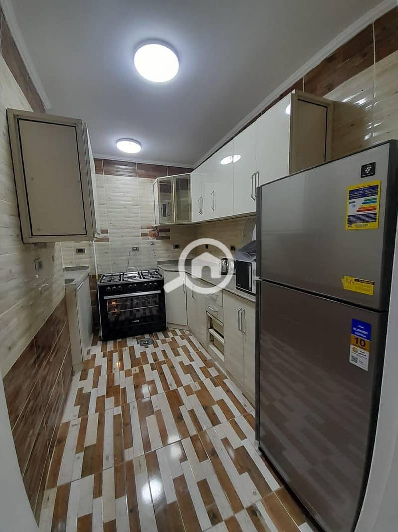 4 1c229f34-1f69-4d95-922a-0e15a98d3981. jpg