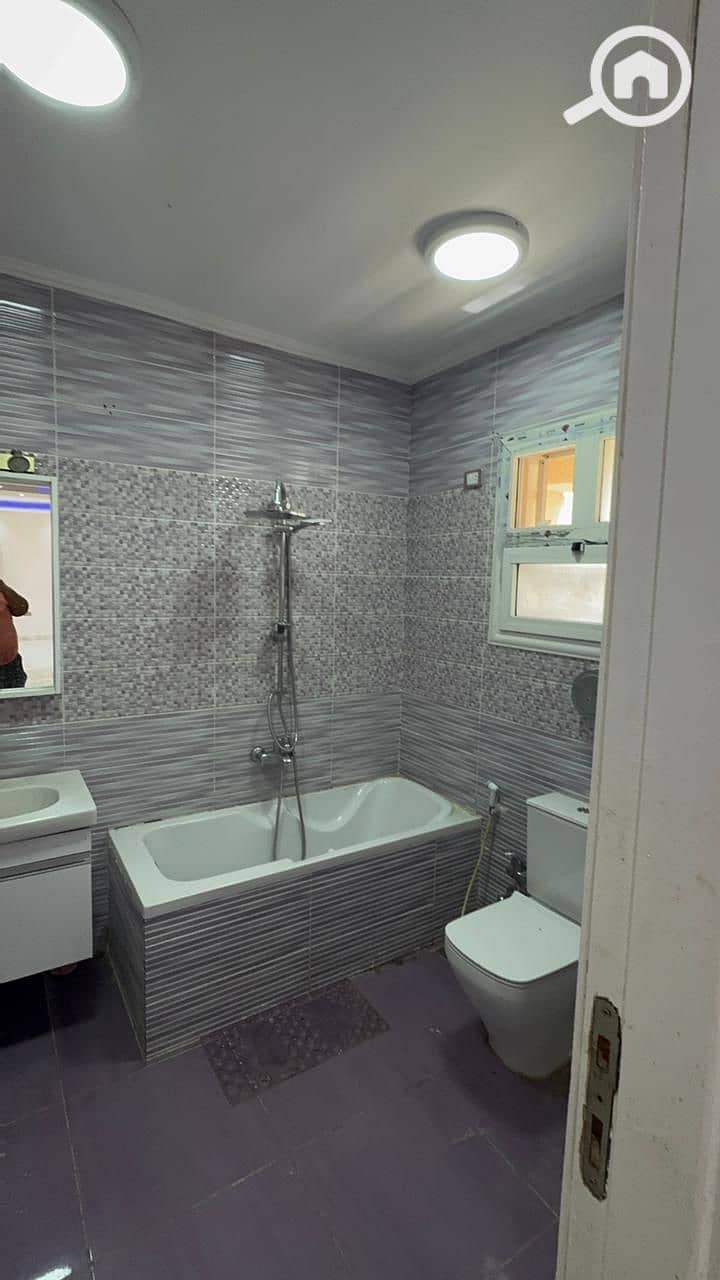 10 62f34fe4-a4a9-4561-865f-c4e31132cddc. jpg