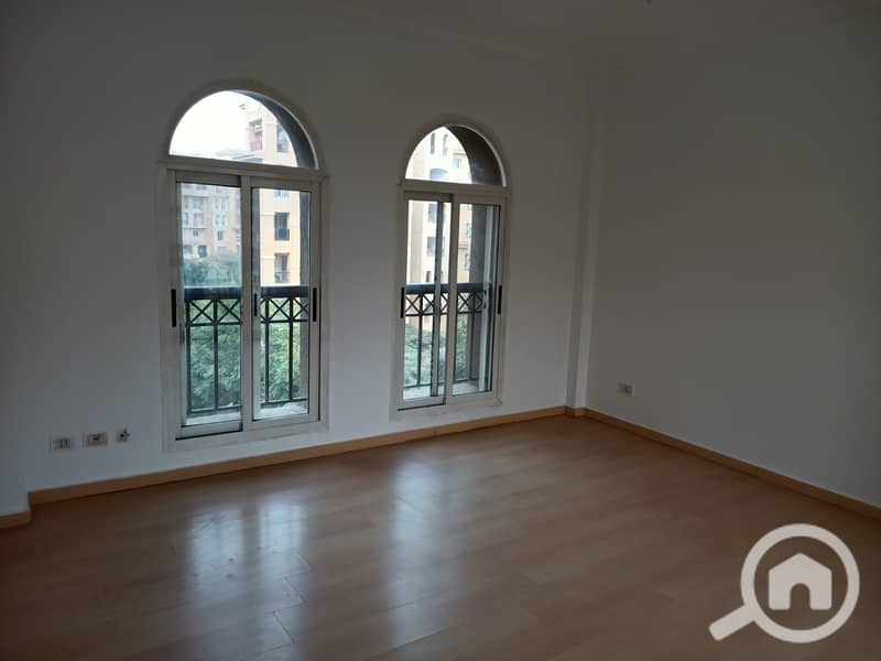 5 89376f29-434e-4ad3-95e2-a28eb5416b12. jpg