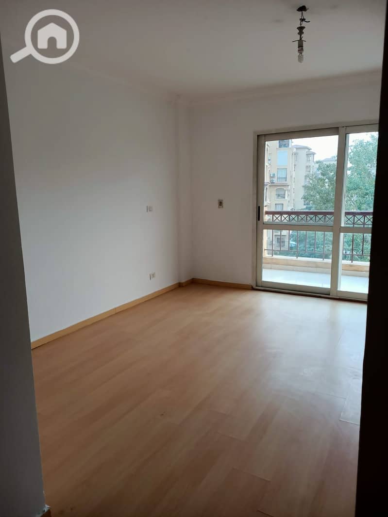 8 ee40cc3d-8d44-4d18-96c9-274590c45906. jpg