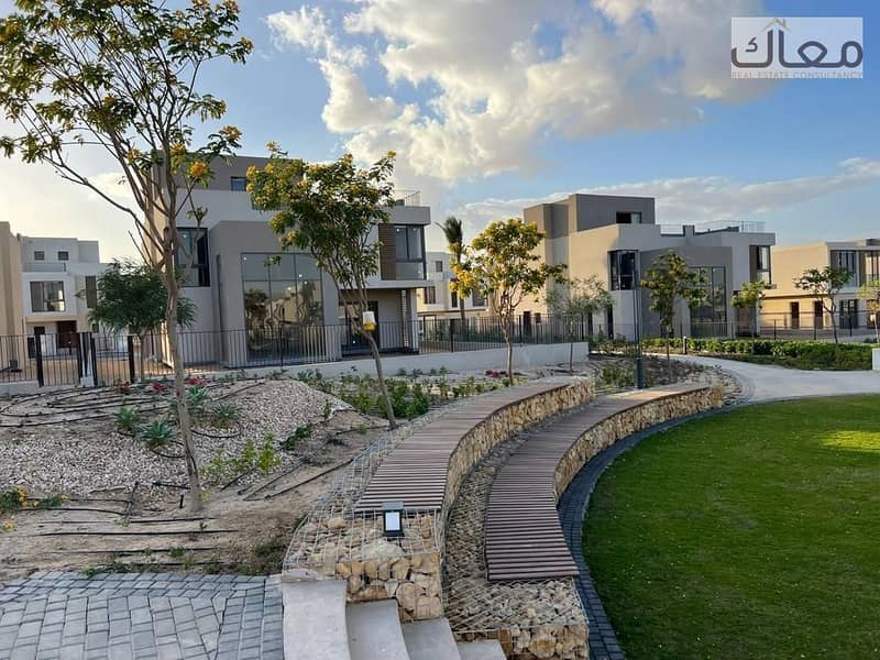 10 fbbfd9e8-2ade-42db-94d2-235f9ff6afbc. jpg