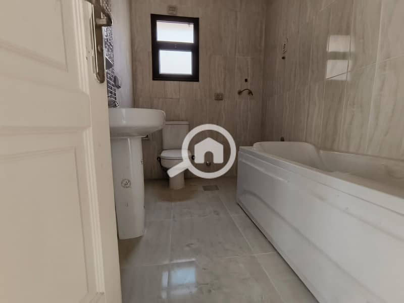 8 c4096f11-ab7a-467d-b65e-d93748f6c622. jpg