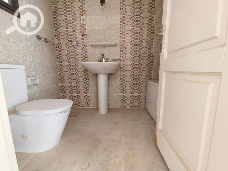 10 d2131c6a-e08a-4bab-a82b-df2b05606cfa. jpg