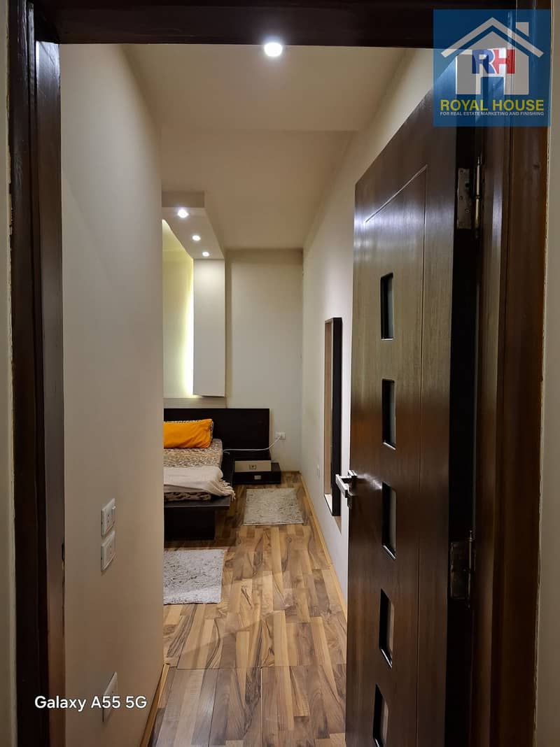 4 3d9c7ef8-942c-4ef0-81e8-e4514b2bf96b. jpeg