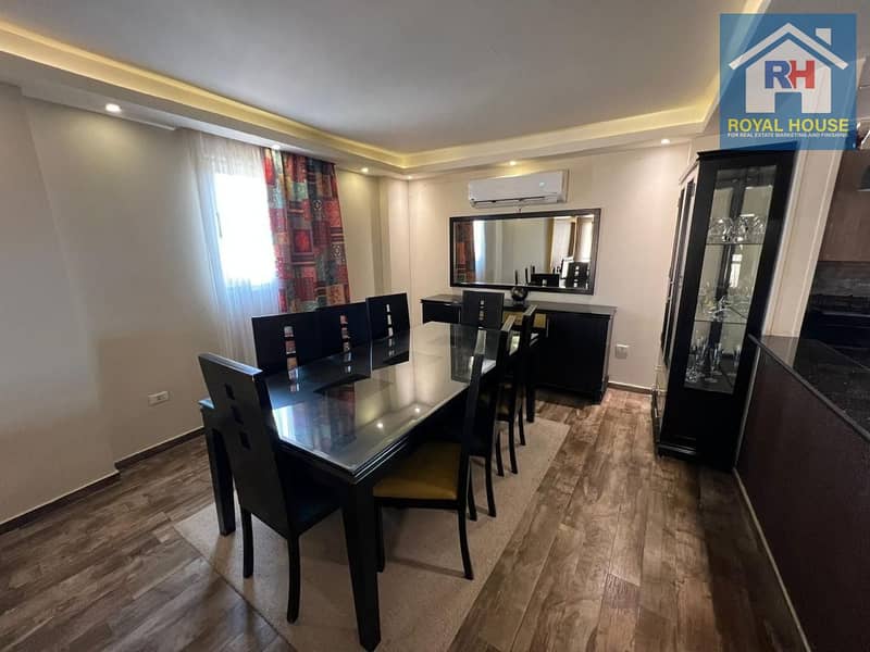 11 240890d8-3521-46b5-b2e0-6e67dd7319a4. jpeg