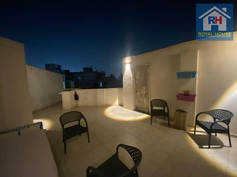 12 2115989a-08bd-42f2-8c57-f55bd2d57c51. jpeg