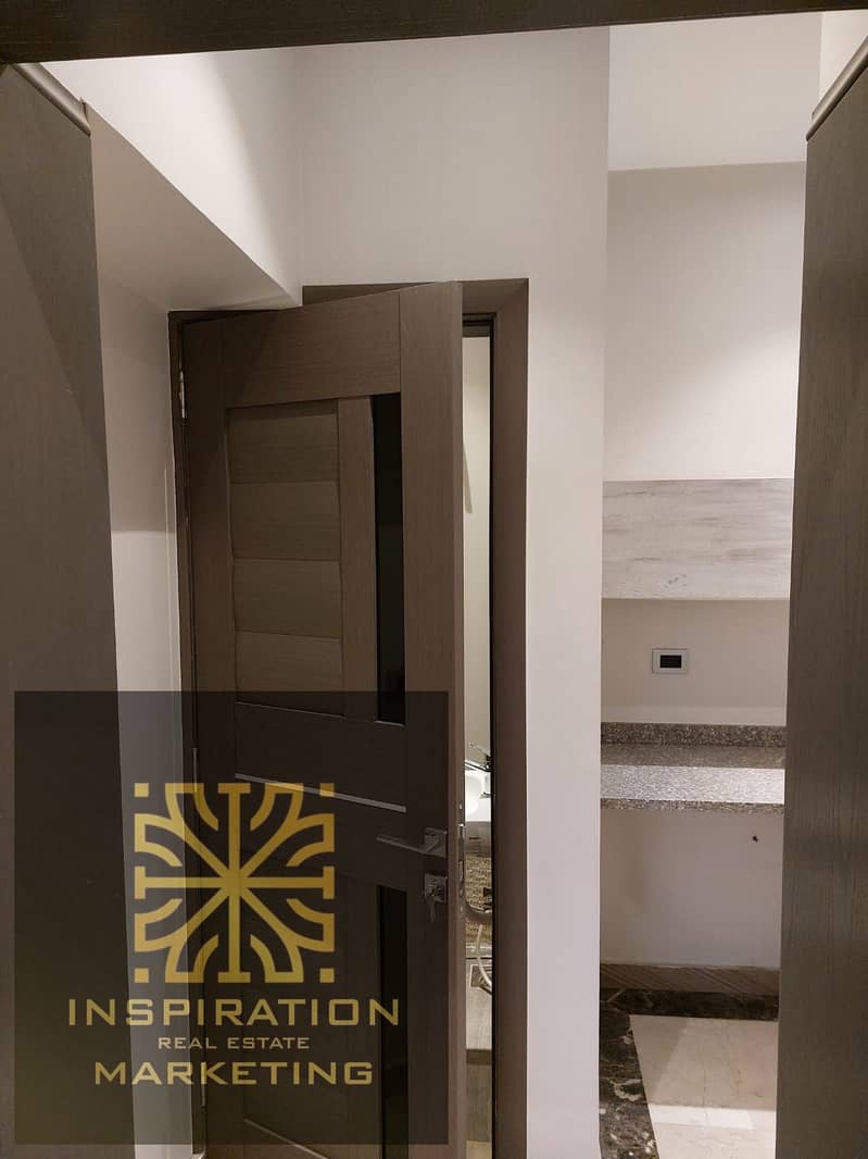 8 6bd06044-d99e-463c-9c92-6a1b827f843a. jpg5. jpg