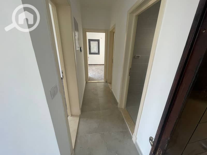 5 ed7e4b5f-862c-47b2-a9ba-e0686b59f620. jpg