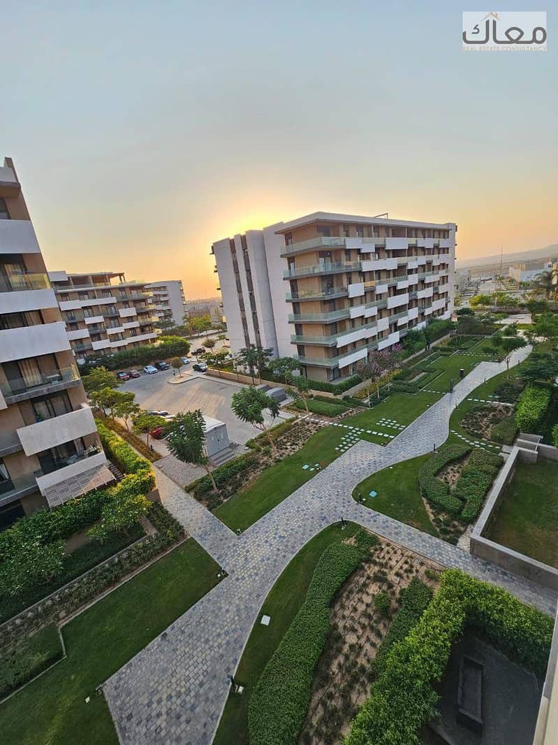 2 3e7f37c7-9660-458c-a62c-8fbc03bec19f. jpg