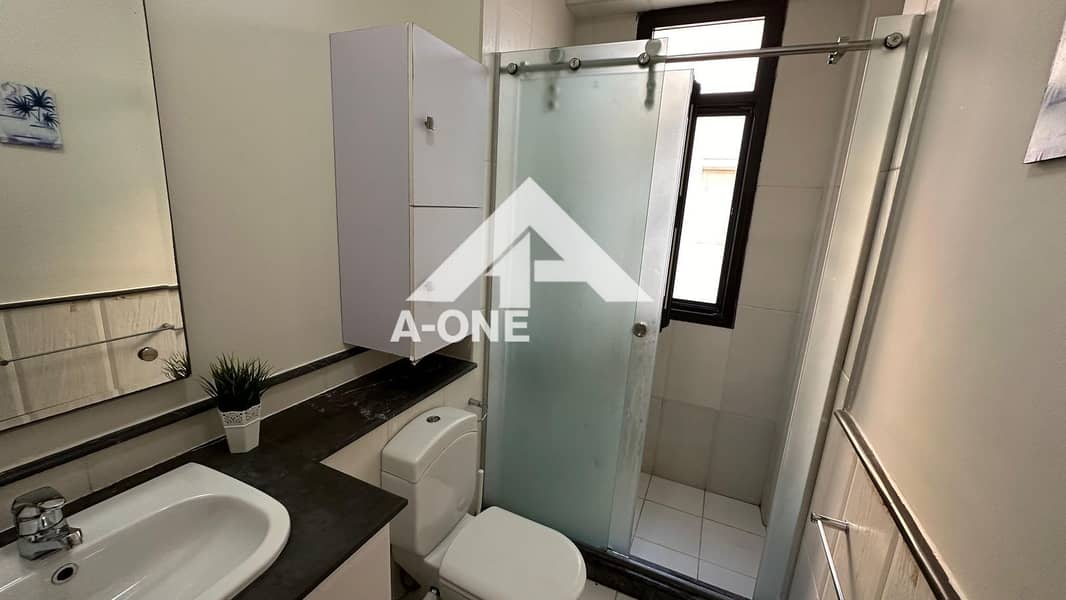 12 0c6203a3-579a-4b28-8902-8dc4c8036e8a. jpg