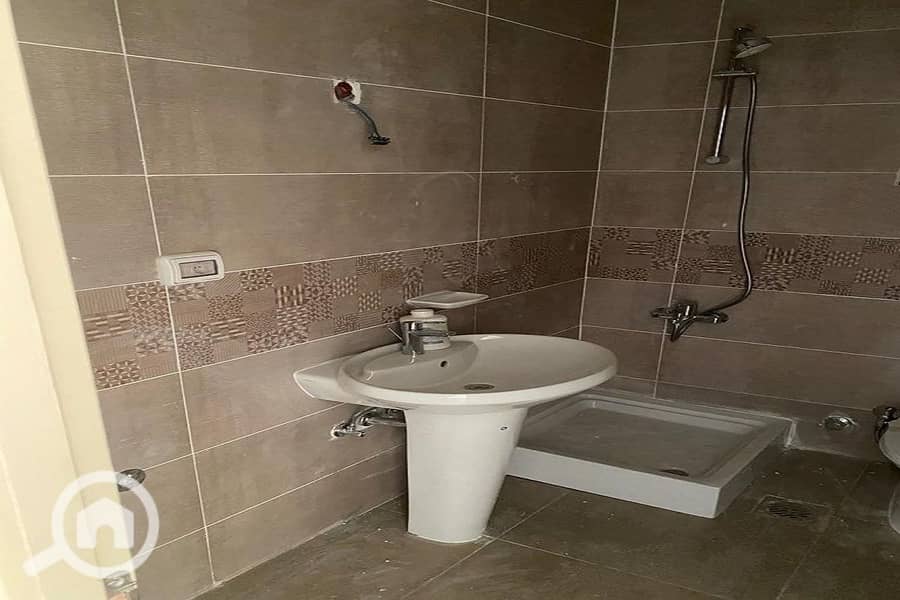 2 0bceb695-10a6-456b-9e93-d4ac72dfae98. jpg