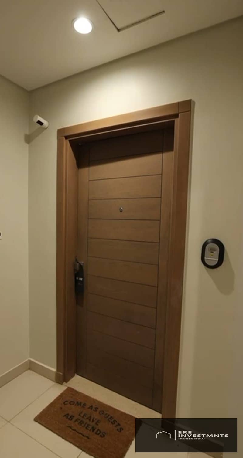 12 c6935dd6-5e03-41de-a5ef-133a0164cbe9. jpg