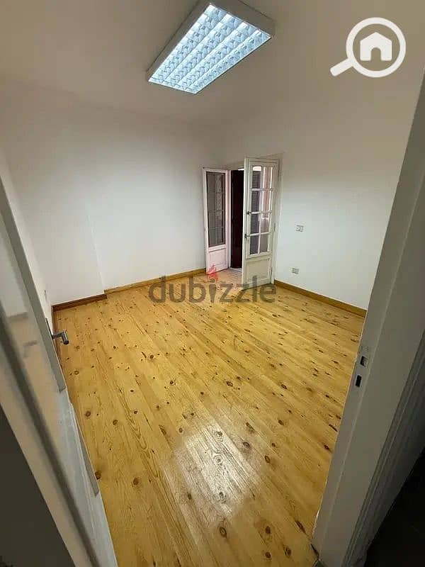 3 f3f89ef3-0804-4e91-aecd-e1bd5a9ff5e5. jpg