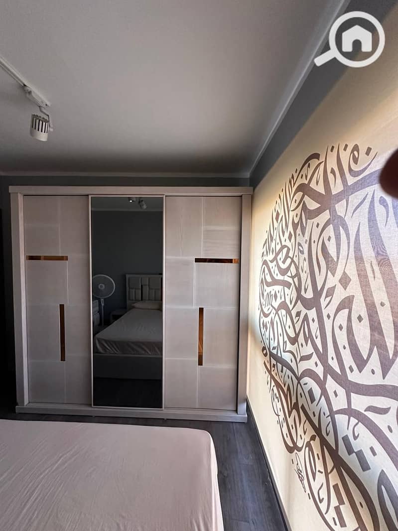 12 1a54f939-c86b-4fe2-8bc3-a4a93f235828. jfif. png