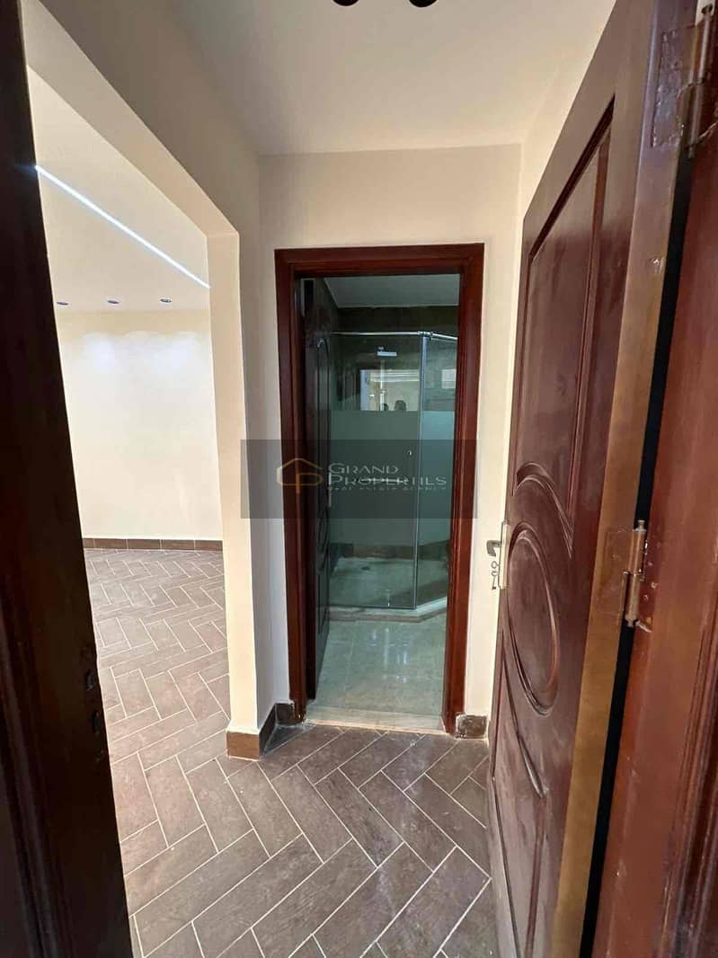 4 ca92f9c4-7932-4a9f-b741-7a2df36b0686. jpg