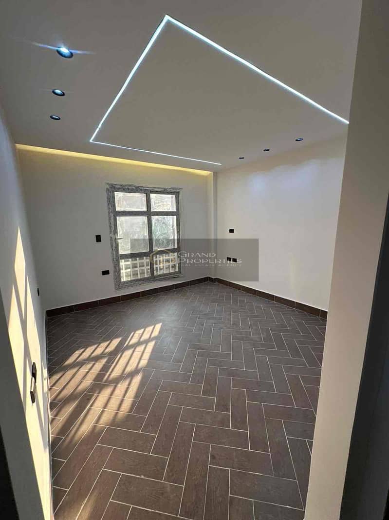 7 866215df-4b8e-4e7f-b9cd-7a60ca18ed23. jpg