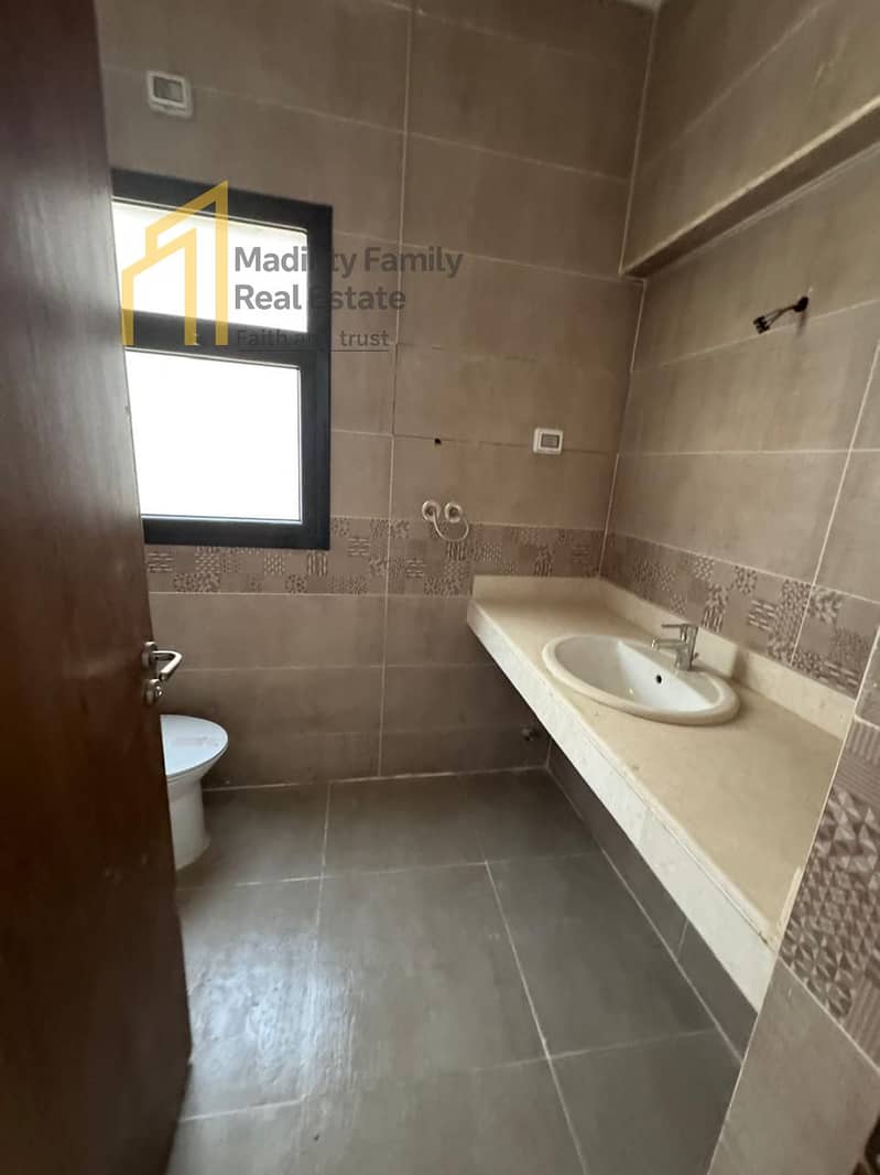 5 bf6a0176-e967-4d27-8626-244d7110d0af. jpg