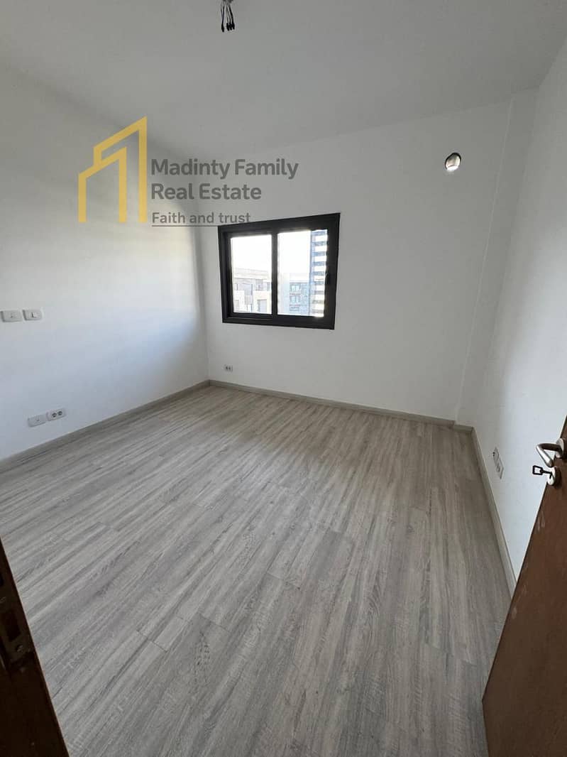 6 4b8ab7c9-e7e4-4a44-a533-483de441c839. jpg