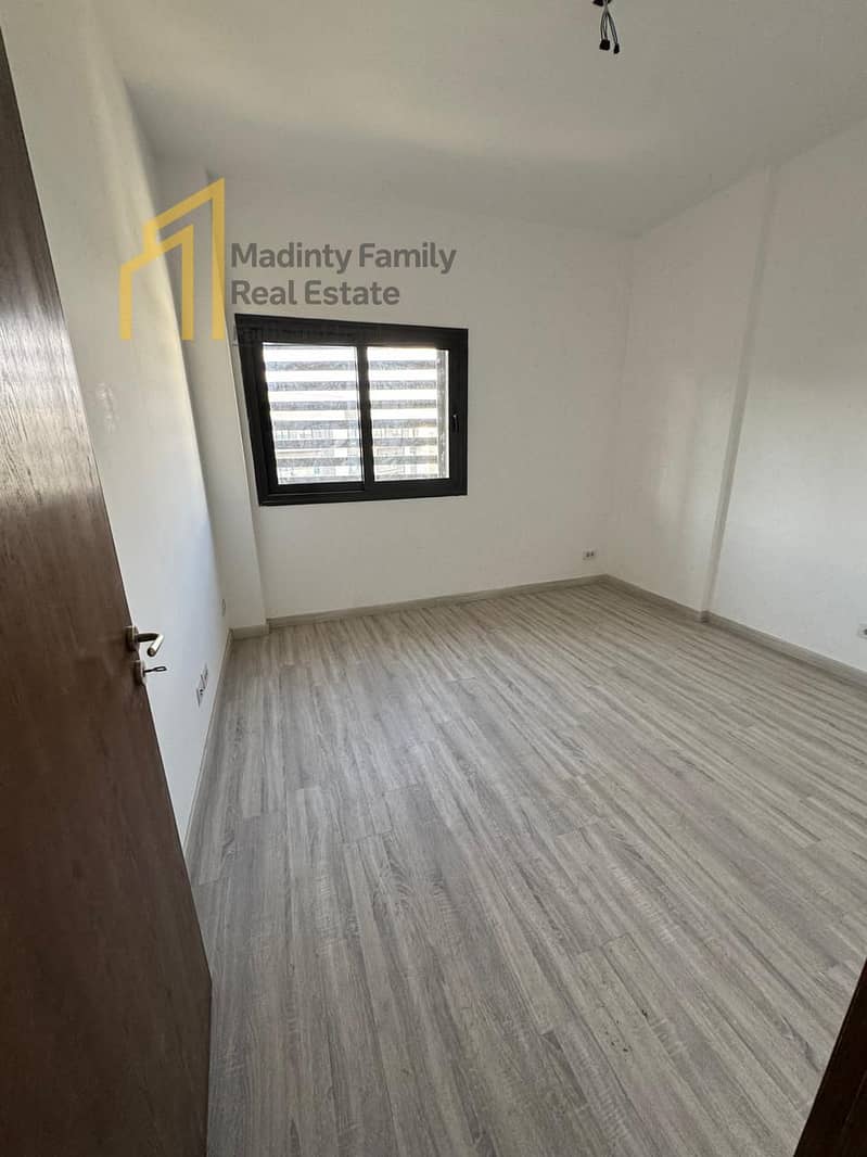 7 d6a4ff2b-0053-46ea-bdbc-a72f380b40c3. jpg