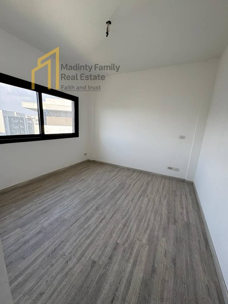 8 9dfd7d6b-602e-4d81-97bc-c3121d17790a. jpg