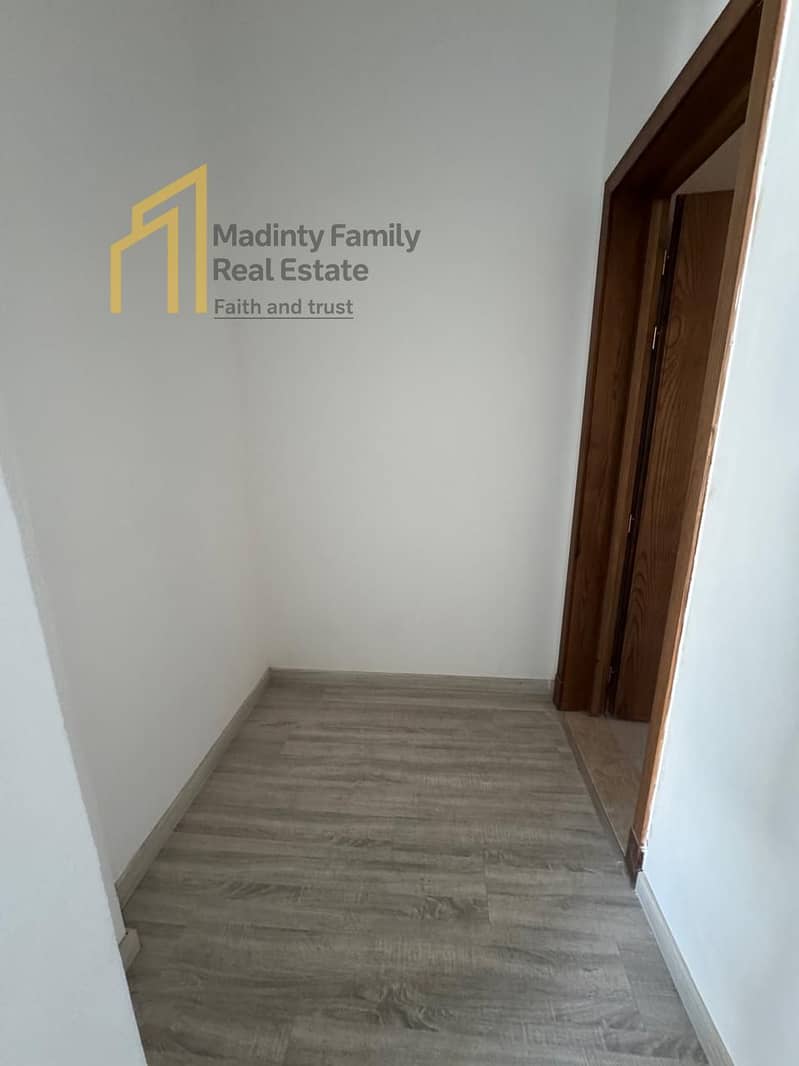 9 0c4bd36f-4fc4-4331-aac6-439026d29bdb. jpg