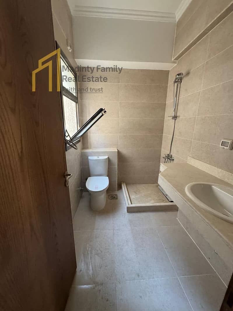 10 56a7c195-6b10-414c-a609-e13278435243. jpg