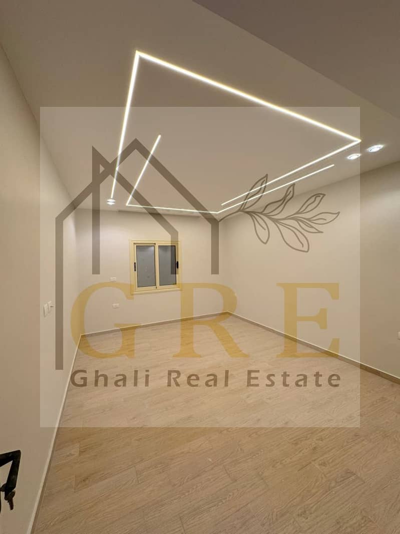 4 6f196c3d-1b8f-4b79-ac37-c58afde6dde8. jpg