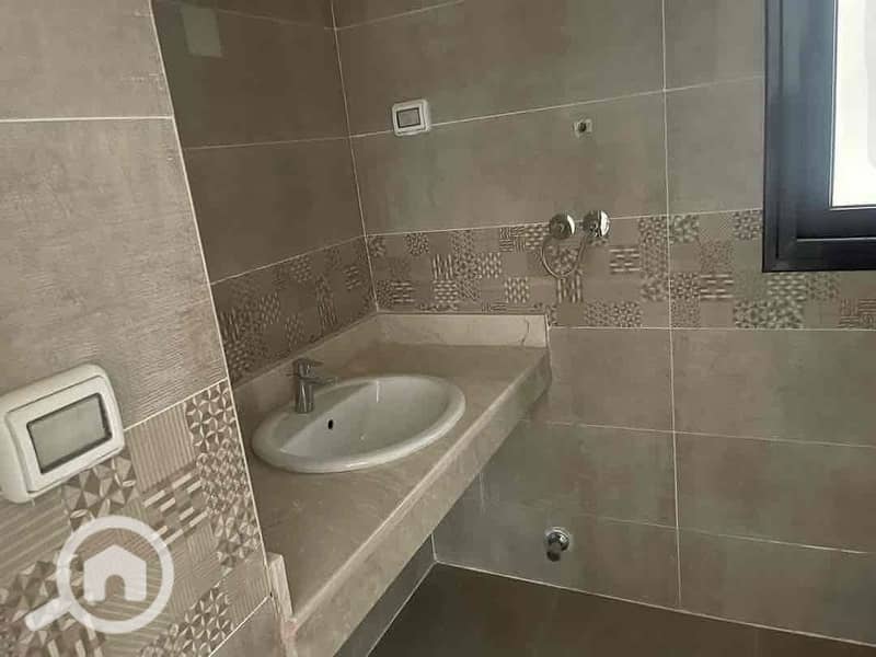 3 7d95a940-85ee-4b3f-9033-ec874ba79252. jpg