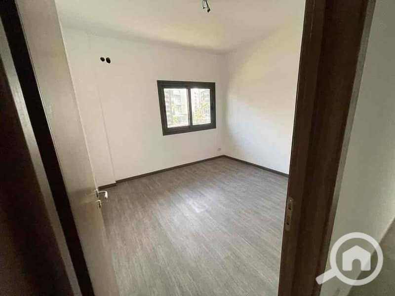 4 bed9a556-46aa-4a9e-a48e-5ffceeec0a4c. jpg