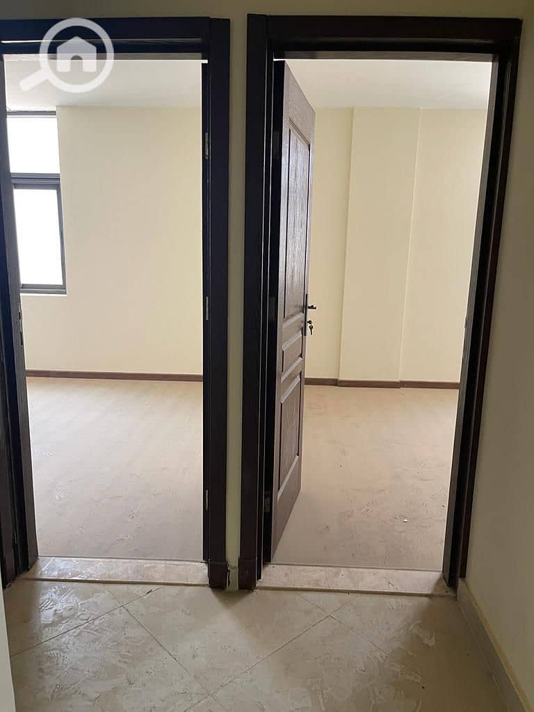 2 WhatsApp Image 2025-11-18 at 17.48. 29 (2). jpeg