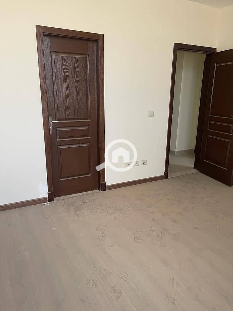 5 WhatsApp Image 2025-11-18 at 17.48. 28 (1). jpeg