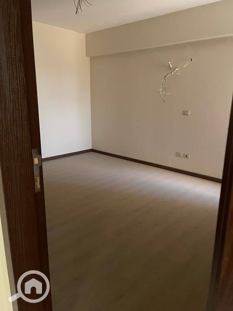 8 WhatsApp Image 2025-11-18 at 17.48. 27 (2). jpeg