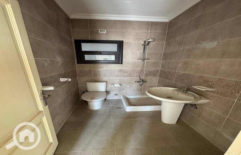 10 9e83bf31-39ce-44ec-a9d2-dd7107d9b8fc. jpg