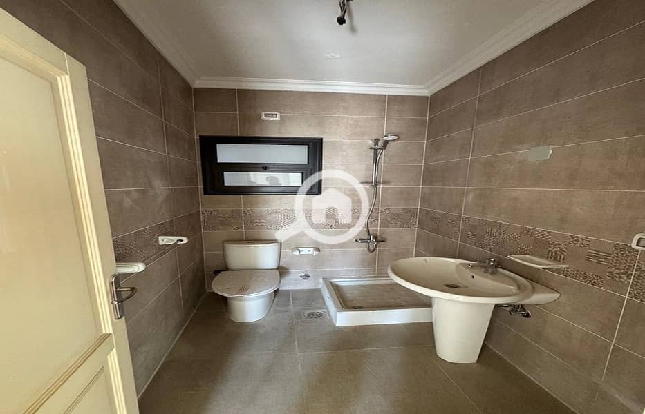 11 dea7e07c-1946-4781-814a-0ef8b2ec001a. jpg