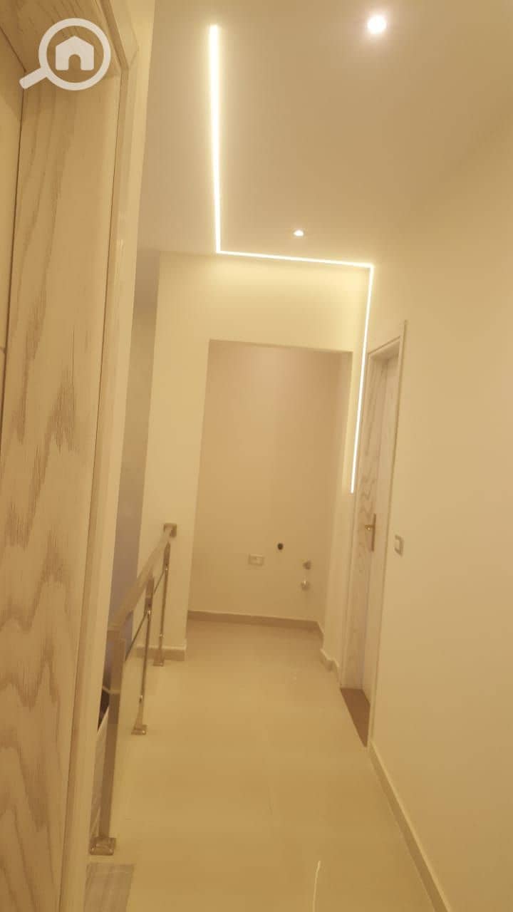 8 01d22742-5f0b-4cc0-b1d1-5bb5bea6e02f. jpg