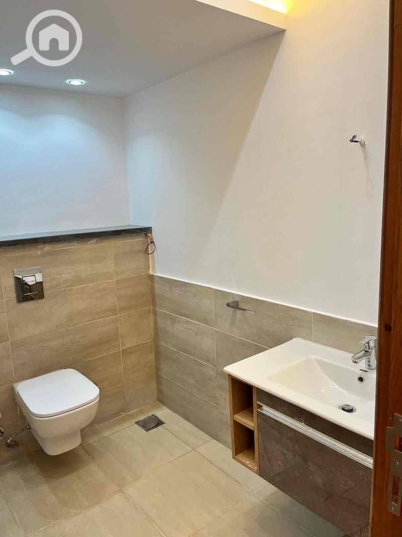 4 3348f47b-cb78-4642-ad7e-369ea51b8885. jpg