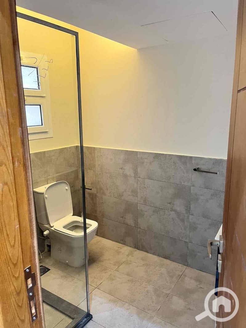 11 99db8f17-f418-47db-be2d-675fa0d8bb85. jpg