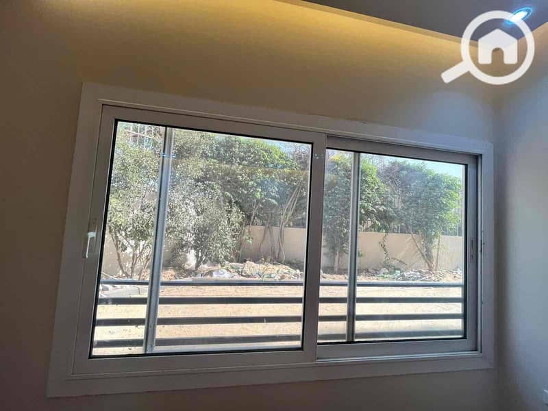 13 e4e9c82f-b6e4-46c6-8ec6-50de6444d876. jpg