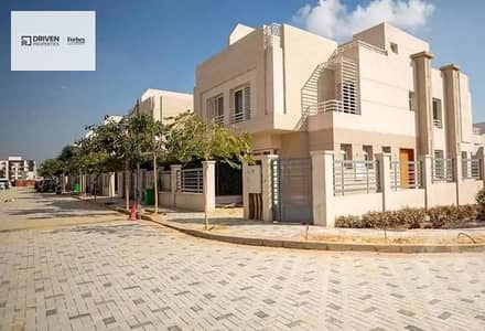 توين هاوس 4 غرف نوم للبيع في الشيخ زايد، الجيزة - ce3d9b89-7b5a-42f8-9adf-a012f218f37a. jfif. jpg توين هاوس 4 غرف نوم للبيع في الشيخ زايد، الجيزة - ce3d9b89-7b5a-42f8-9adf-a012f218f37a. jfif. jpg