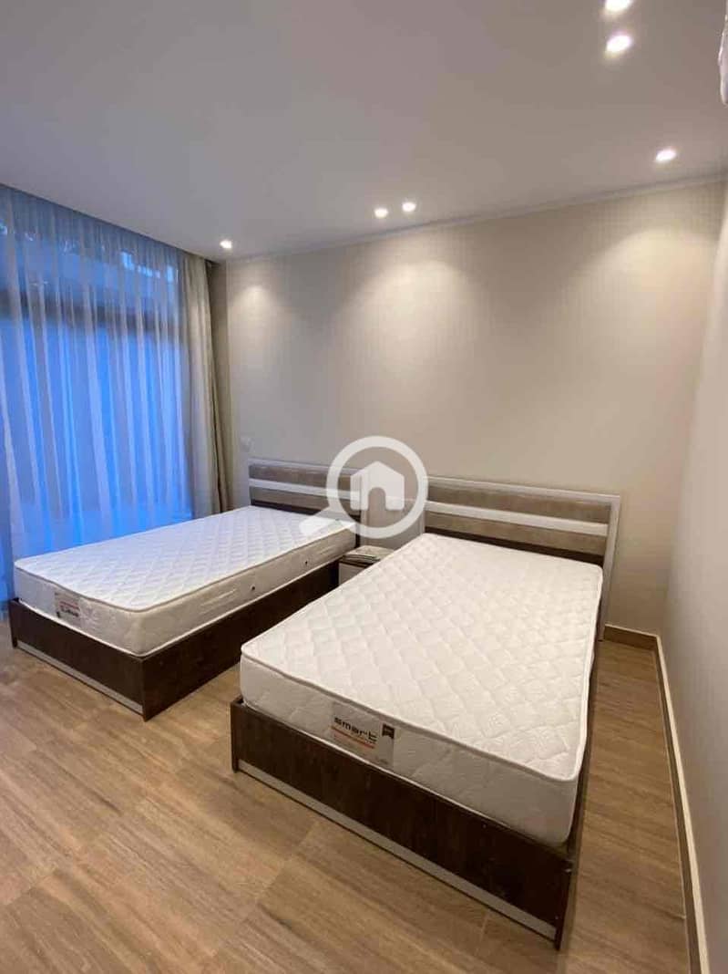 4 3ceb56db-2227-4d57-85de-f489ecbff3d5. jpg