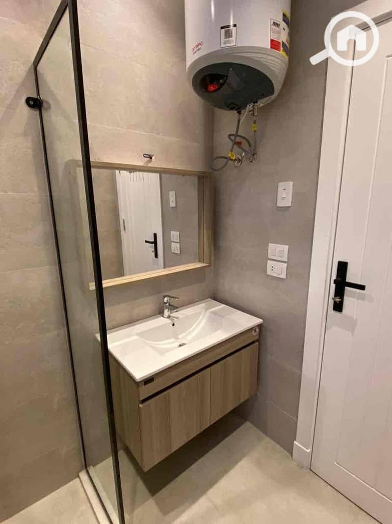 5 8963b3c8-7e3a-498f-a8fb-2c9195e104dd. jpg