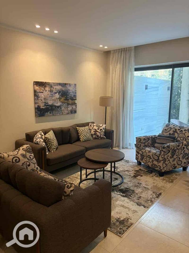 12 1519bd2f-9d80-47d0-9b31-19fbee040295. jpg