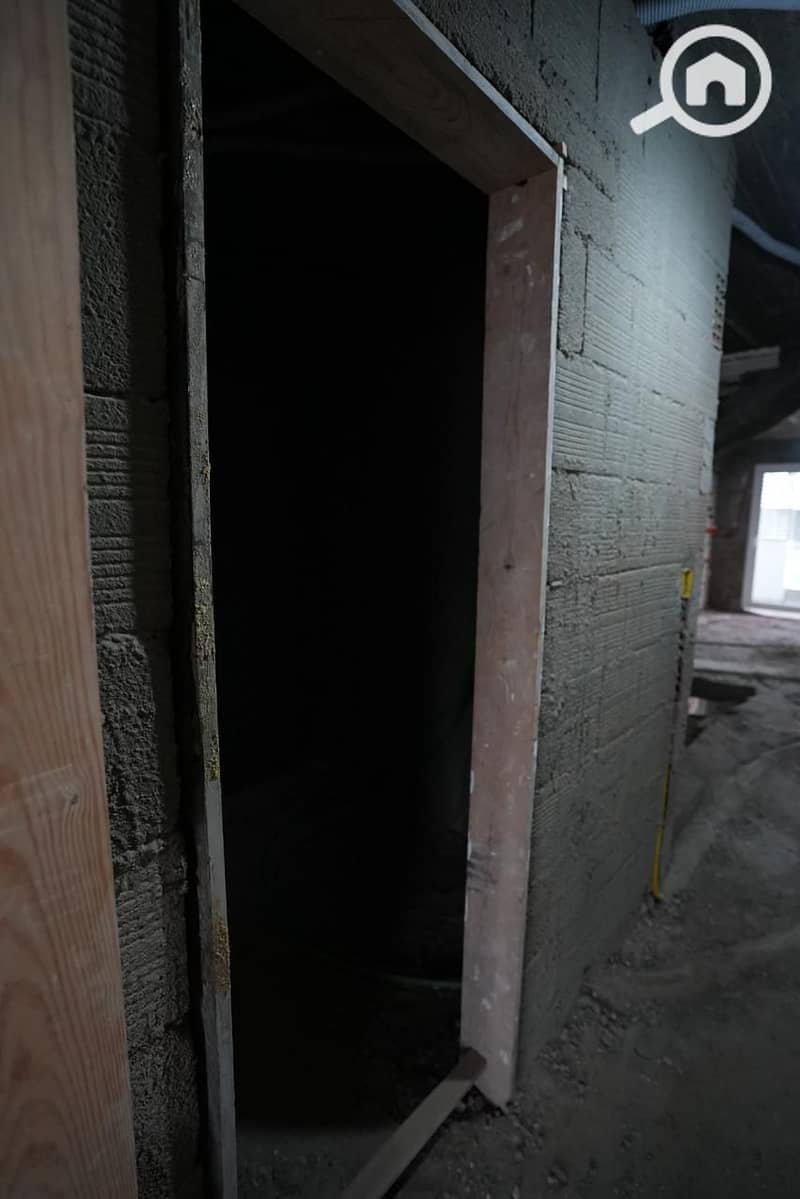 10 530501db-d932-44b0-9e69-584686890b97. jpg