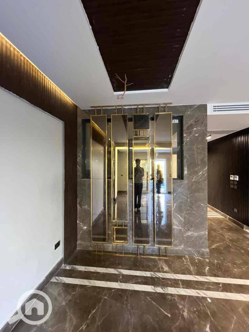 3 992d0bb0-78be-45c4-a853-be5f2a220589. jpg