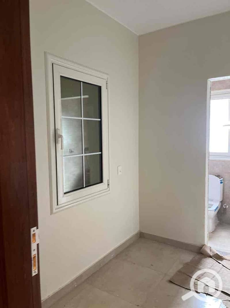 9 bfdaad0c-41f6-4d37-888c-93048f4aa4e4. jpg