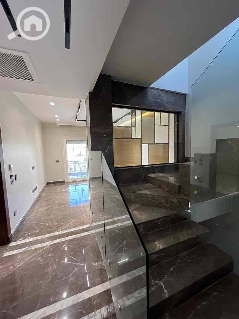 17 f2a50989-5730-4052-a0f5-dac0be91b5a0. jpg