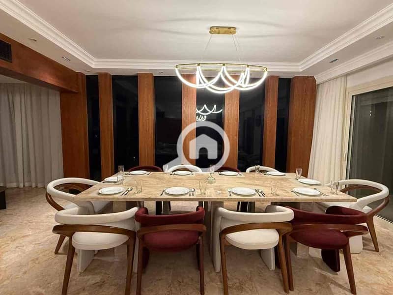 12 92a1288e-c3c6-4724-a64d-36d6353d8641. jpg