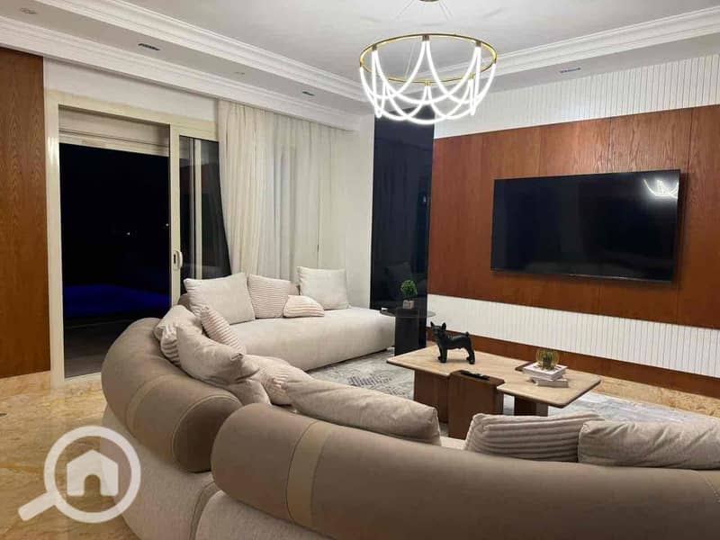 15 4f52b030-7bad-408f-9cbb-86c064e05bc4. jpg