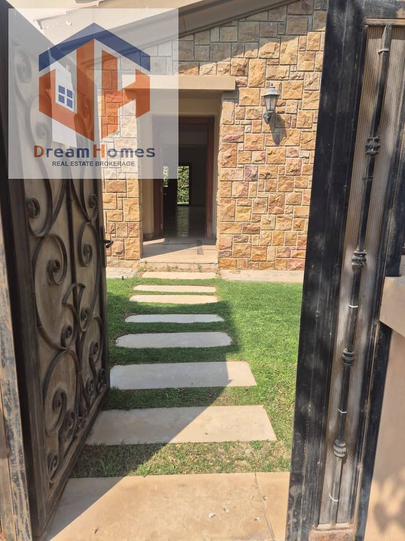 11 618736256_1255850769736770_1621939277447552285_n. jpg