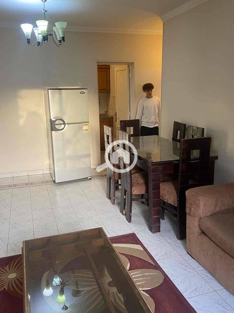 7 d824fcab-3863-4293-b6e9-4ea1c241ec65. jpg